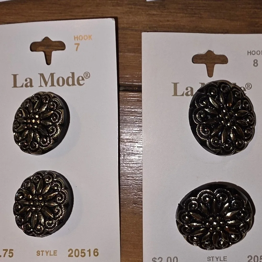 La Mode Buttons Antique Gold Black Floral Vintage Lot 3/4in 7/8in 1in 10pc